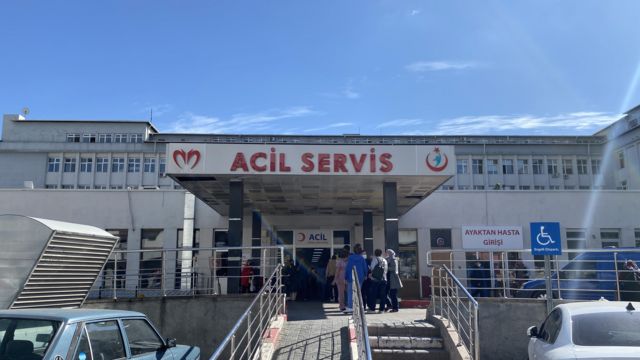 acil servis girişi