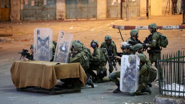 جنود إسرائيليون في الضفة الغربية والقدس المحتلة 