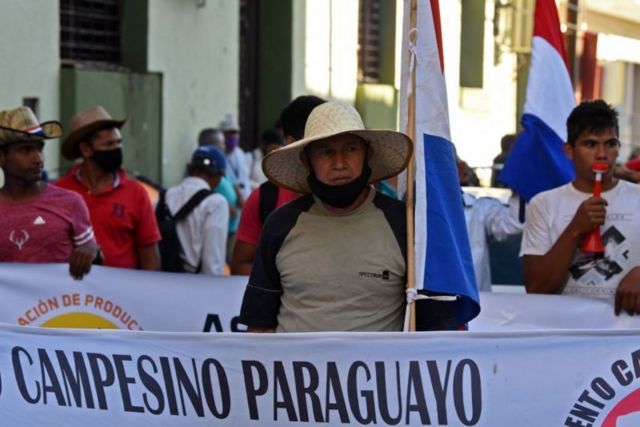 Camponês paraguaio durante protesto