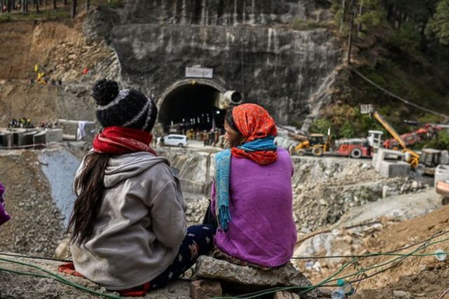 சுரங்க கட்டுமான நிபுணர் அர்னால்ட் டிக்ஸ் என்ன கூறுகிறார்?