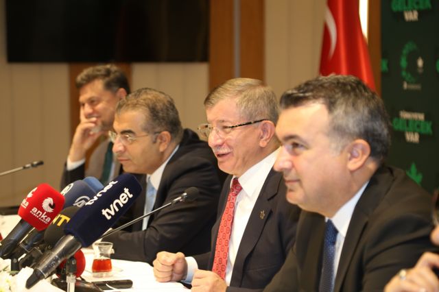 Davutoğlu, başörtüsüne yasal güvencenin Altılı Masa’da konuşulmadığını söyledi: “Kılıçdaroğlu’nun siyasi tercihidir”