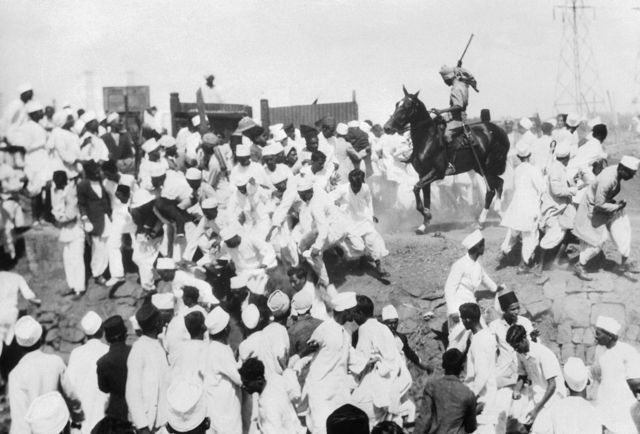 تظاهرات مسالمت آمیز پیروان گاندی در هند