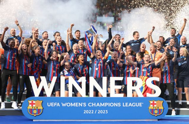 Barcelona comemora conquista do troféu da Liga dos Campeões Feminina