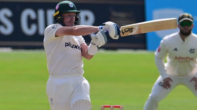 Nathan Smith batting for Worcestershire