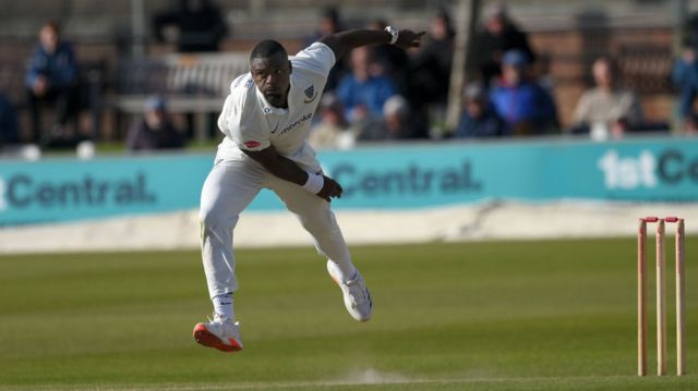 Jayden Seales bowling for Sussex