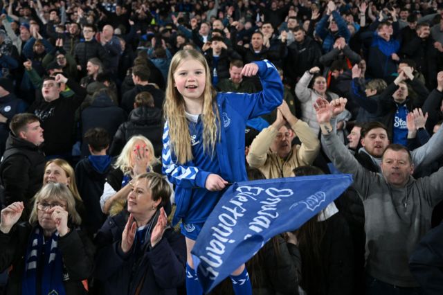 Everton fans celebrate