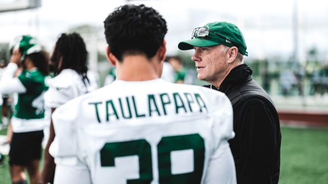 Phil Savage working with the New York Jets
