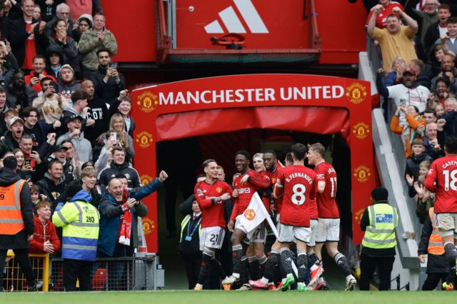 Man Utd celebrate