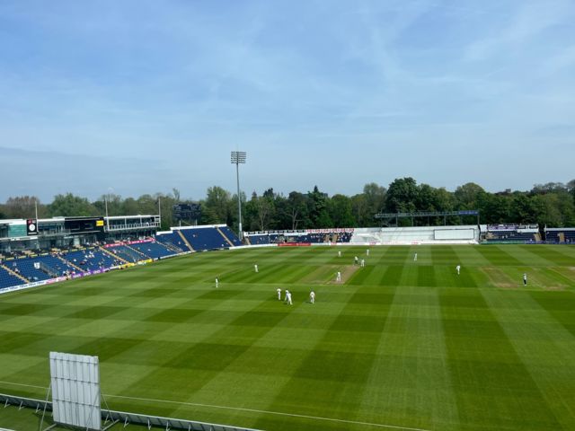 County Championship LIVE: Day One - Radio & Text - BBC Sport