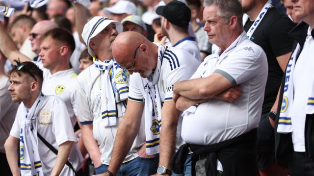 Leeds fans look dejected