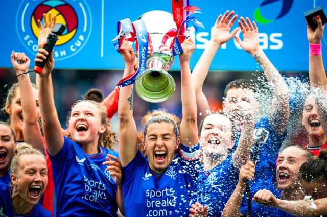 Rangers lift Scottish Cup trophy