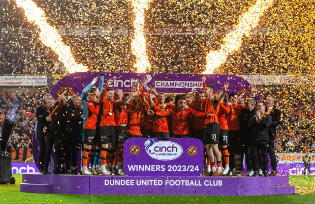 Dundee lift title