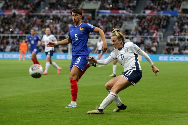 England's Lauren Hemp attempts a cross during the UEFA Women's Euro 2025 qualifying League A, Group A3 match at St. James' Park, Newcastle upon Tyne
