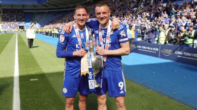 Jamie Vardy and Marc Albrighton with trophy