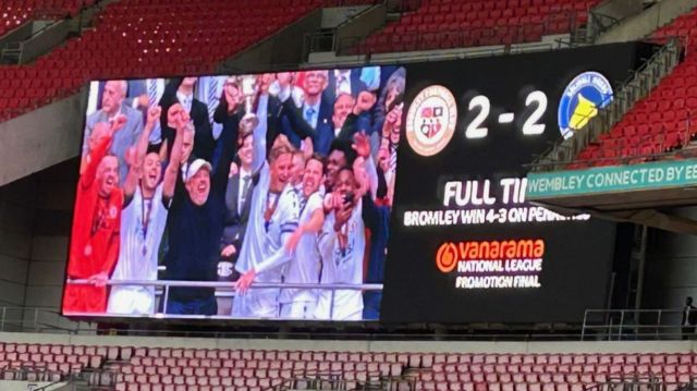 Bromley lift the trophy on the big screen
