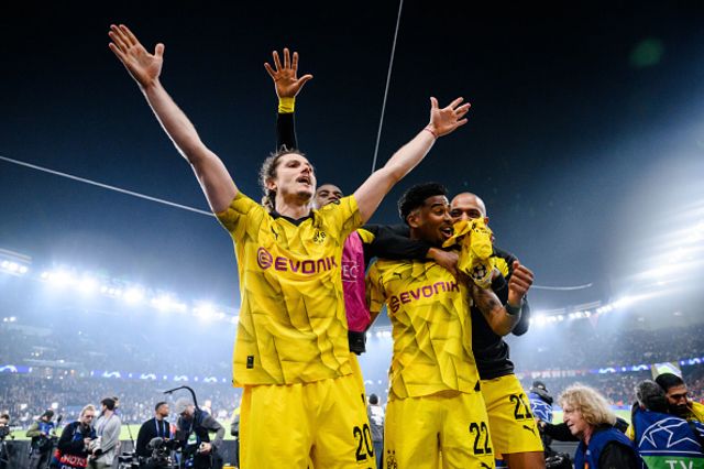Marcel Sabitzer, Youssoufa Moukoko, Ian Maatsen and Donyell Malen of BVB celebrating victory