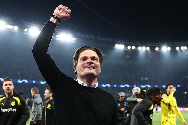 Edin Terzic celebrates Borussia Dortmund's victory at the end