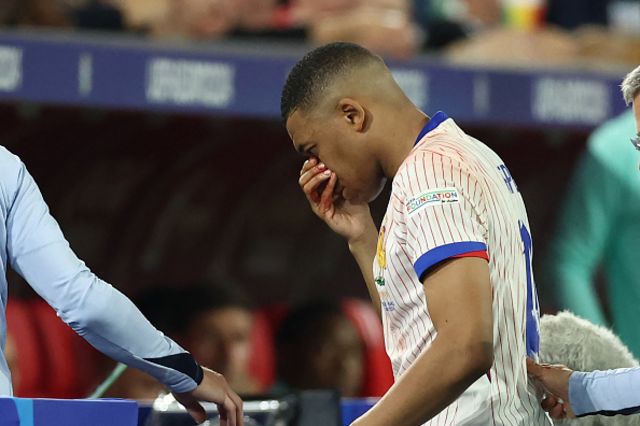 Kylian Mbappe leaves the pitch