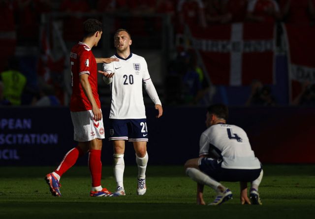 England players look dejected