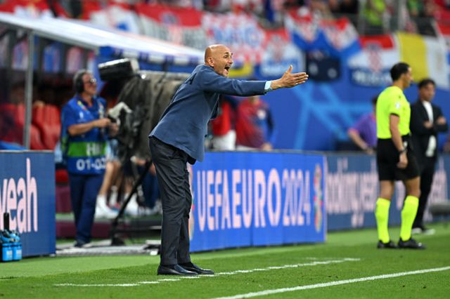 Luciano Spalletti, Head Coach of Italy, reacts