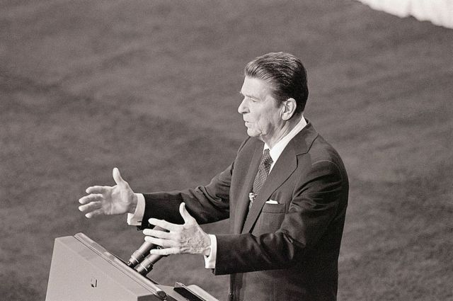 Ronald Reagan reacts during his 1980 debate with President Carter in Cleveland, Ohio
