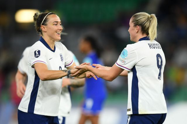 Lucy Bronze and Alessia Russo