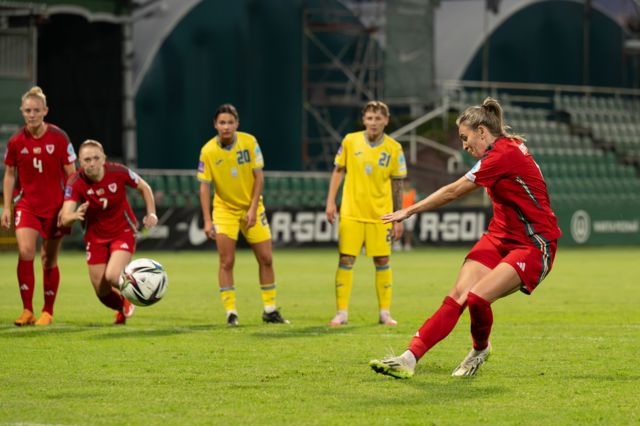Kayleigh Barton scores Wales' penalty