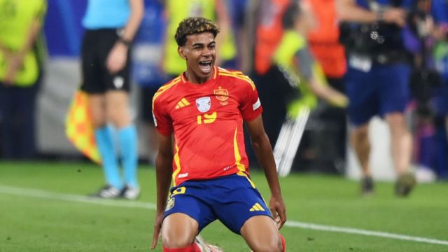 Lamine Yamal of Spain celebrates scoring his team's first goal during the UEFA EURO 2024 Semi-Final match between Spain and France at Munich Football Arena on July 09, 2024 in Munich, Germany.
