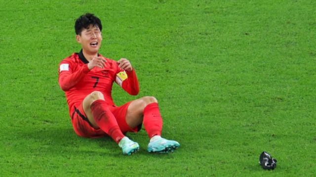 Son Heung-min crying at the 2022 World Cup