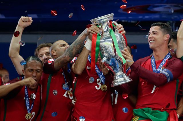 Bruno Alves of Portugal Ricardo Quaresma of Portugal Pepe of Portugal Cristiano Ronaldo of Portugal celebrating lifting the trophy