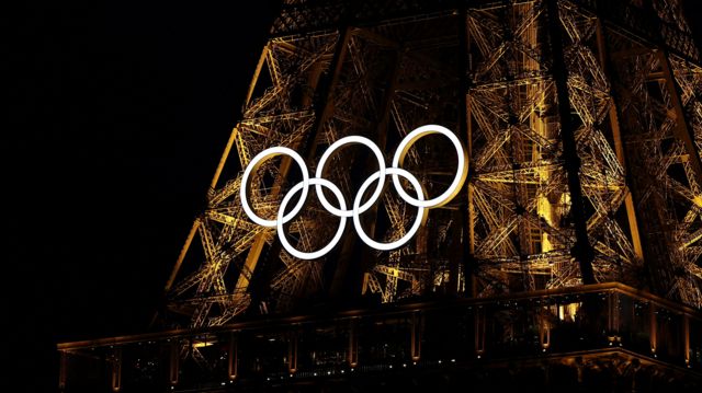 A general view of the Olympic rings on the Eiffel Tower.