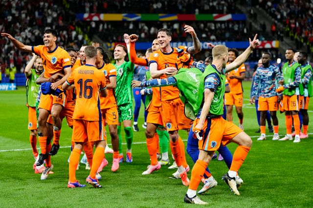 Dutch players celebrate victory