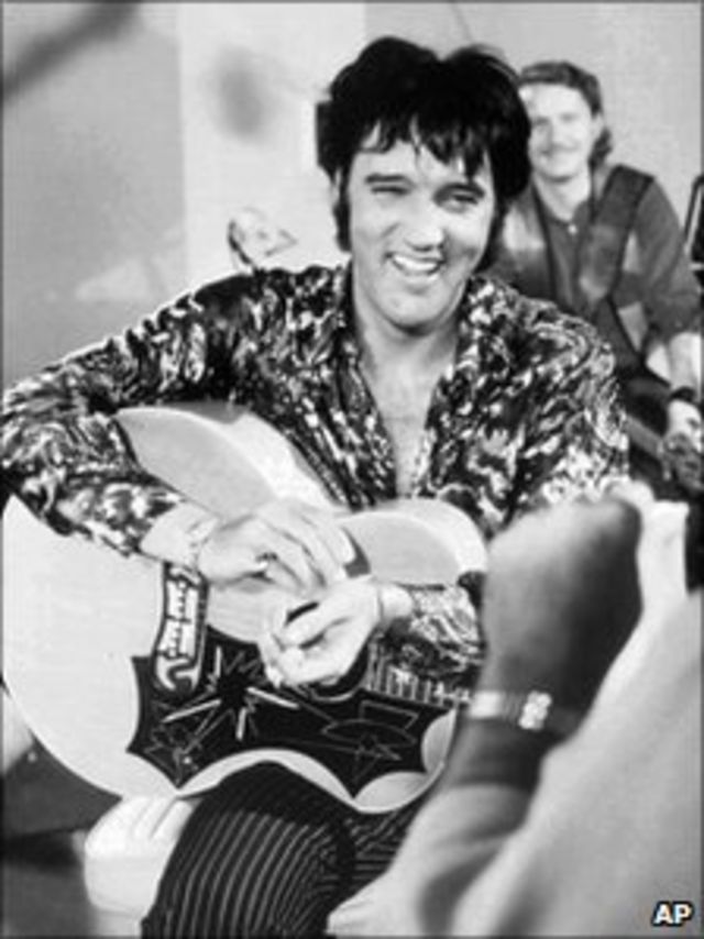 Elvis white piano up for auction - BBC News Elvis white piano up for auction - BBC News