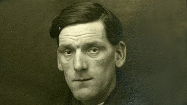 Titanic's unsinkable stoker - BBC News