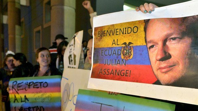 Rally in support of Julian Assange outside the British embassy in Quito