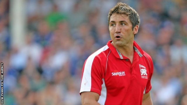 LV= Cup round-up: Gavin Henson scores three tries as Bath defeat London  Welsh, while Exeter bag late win over Gloucester