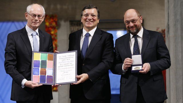 European Council President Herman Van Rompuy (left), European Commission President Jose Manuel Barroso (centre), and European Parliament President Martin Schulz in Oslo, 10 Dec 12