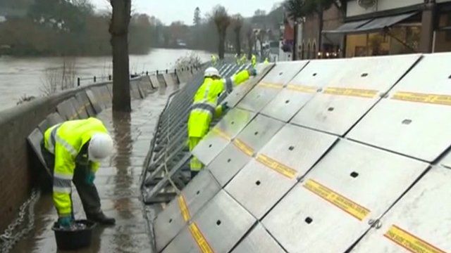 Flood defences being installed along the River Severn