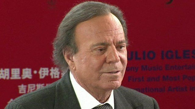 Spanish man files paternity suit against Julio Iglesias