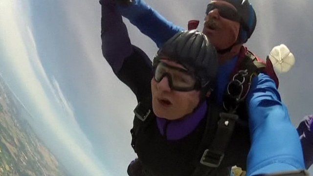 Marion Stangler skydiving