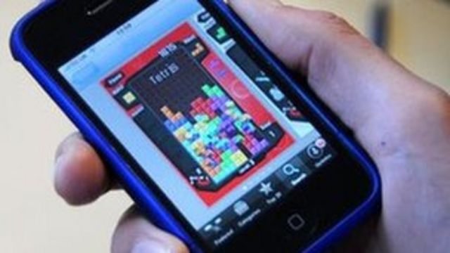 Playing Tetris video game 'fixes lazy eye', doctors say - BBC News
