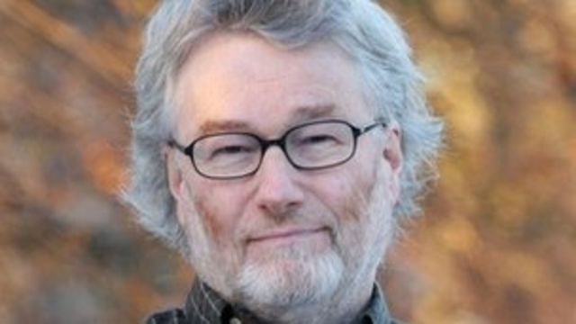 Author Iain Banks has terminal cancer - BBC News