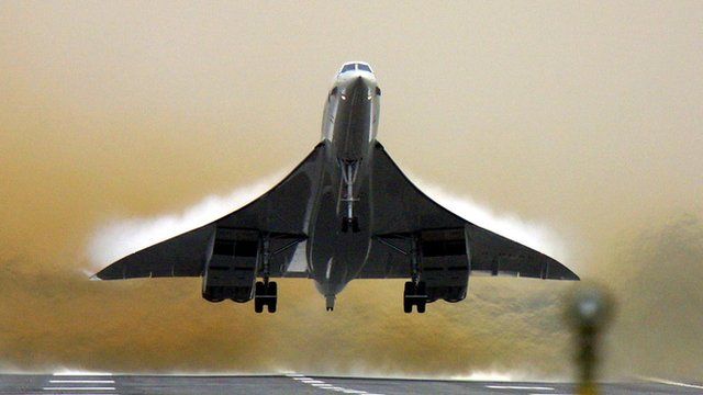 A British Airways Concorde takes off from Heathrow airport, 7 November 2001