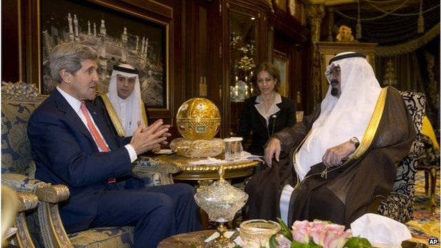 John Kerry (left) with Saudi King Abdullah (right) (04/11/13)
