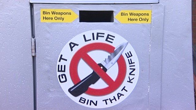 A knife bin