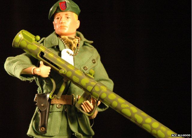 Green Beret GI Joe holding a bazooka