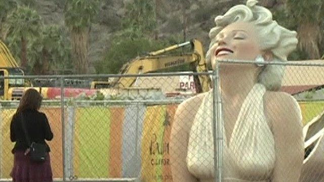 Marilyn Monroe statue