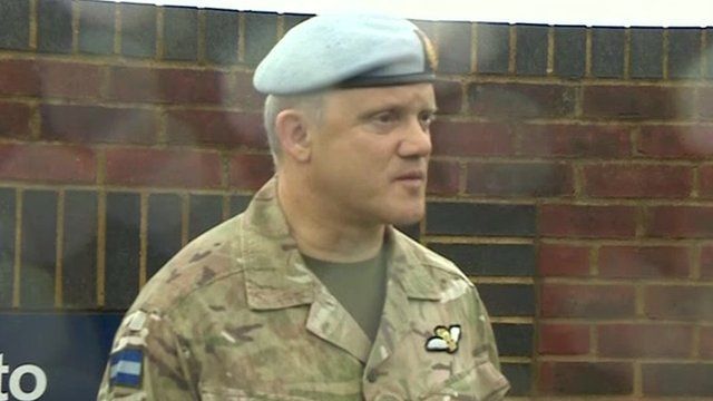 Tributes to Afghanistan helicopter crash servicemen - BBC News