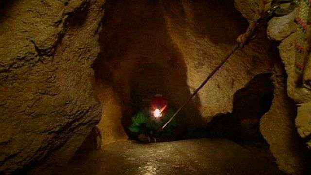 Rescuer enters cave near Berchtesgaden