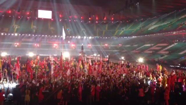 Glasgow 2014 opening ceremony volunteer cast continue to party